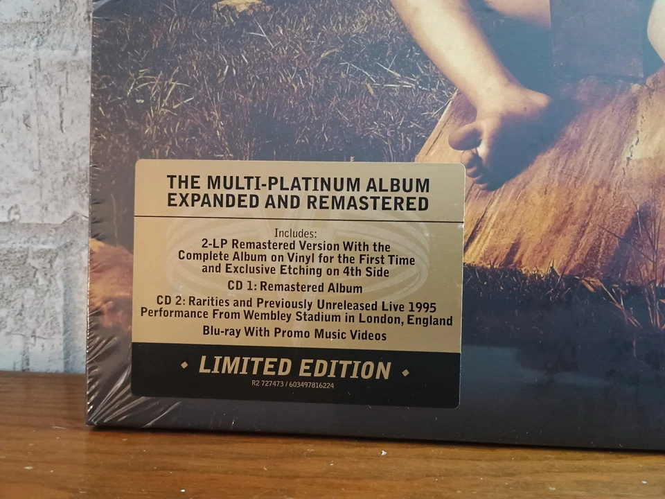 Van Halen Balance SEALED - Limited Edition, Remastered - 2xLP 2xCD 1xBlu-Ray - Image 2 of 3