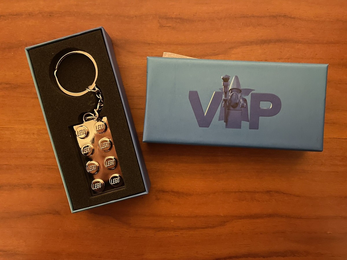 Lego Exclusive VIP Silver Metallic 2x4 Brick Keychain 5006330