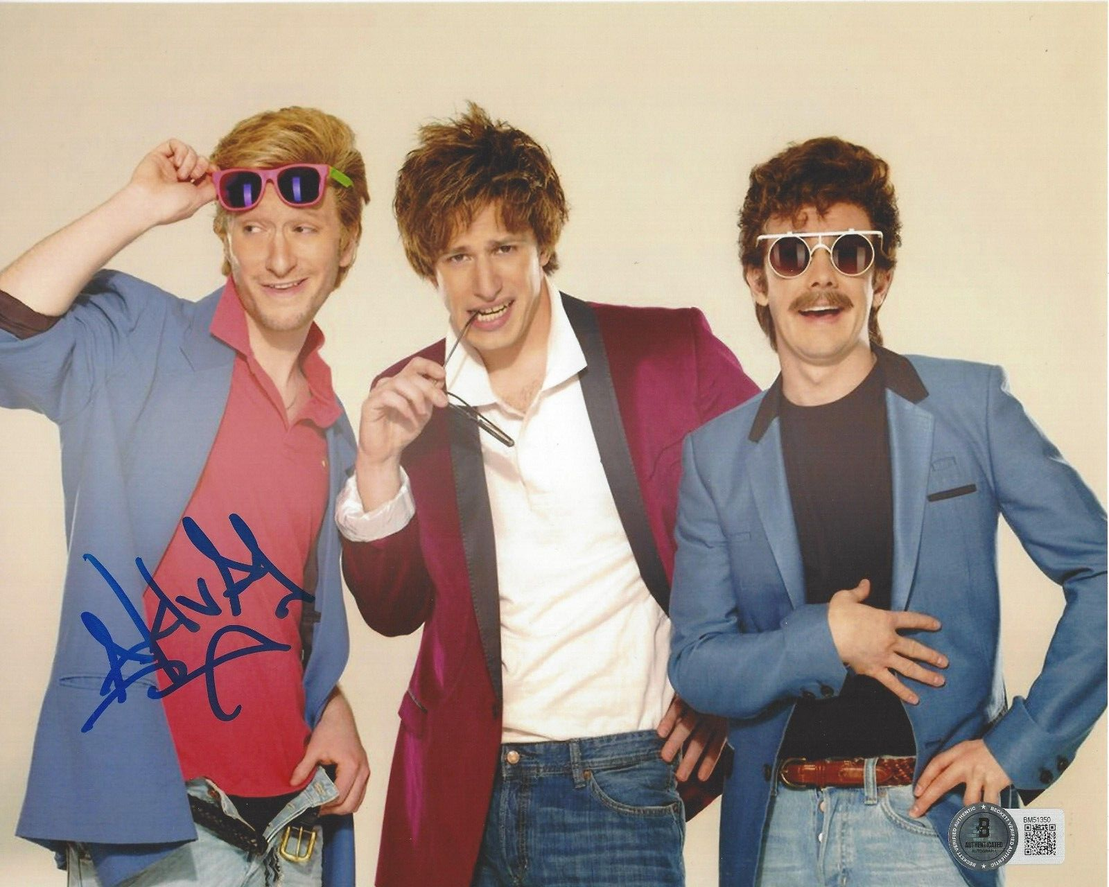 AKIVA SCHAFFER SIGNED THE LONELY ISLAND 8x10 PHOTO SNL GROUP BECKETT BAS COA 