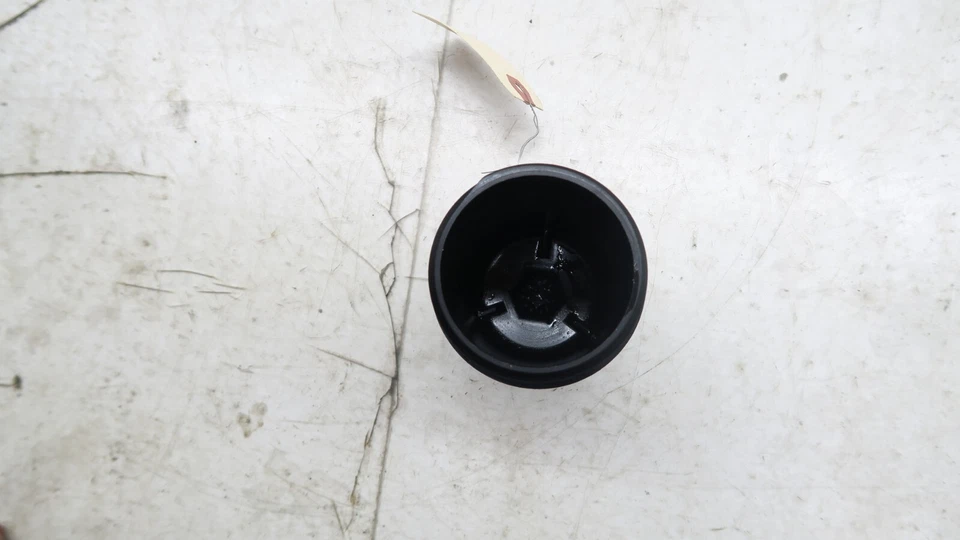 Carcasa de filtro de transmisión OEM Volkswagen Jetta GLI 2011-2017 Foto 4 de 4