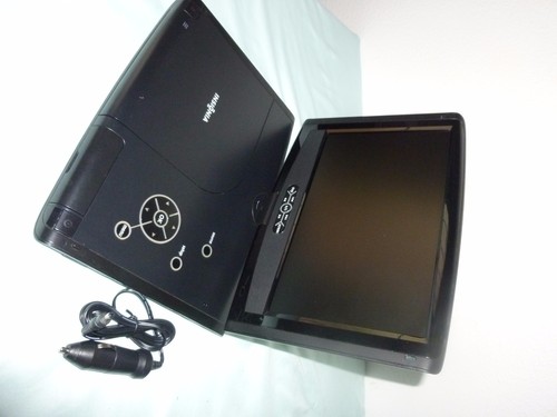 Insignia NS-P10DVD Portable 10" LCD Screen DVD Player w/Car Adapter - 第 2/5 張圖片