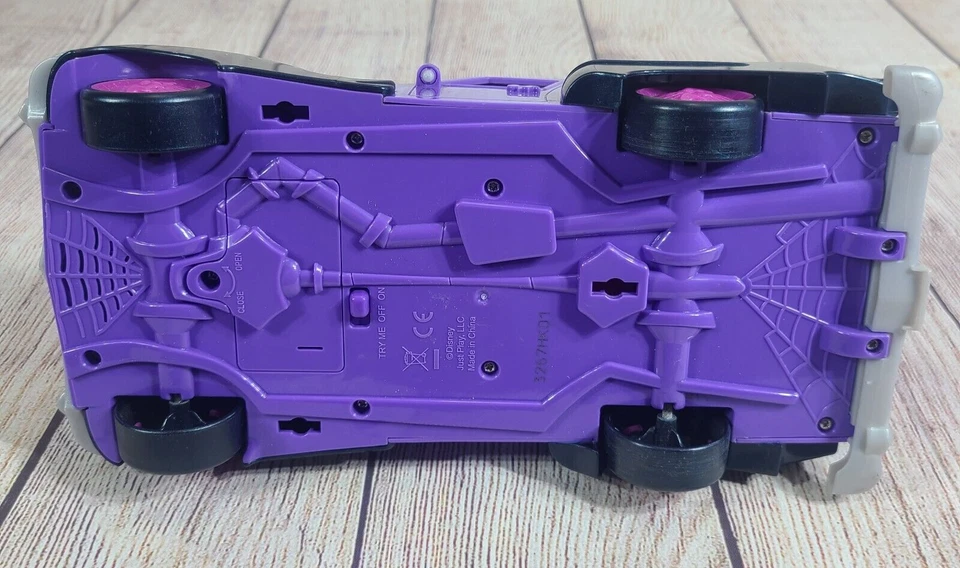 Disney Junior Vampirina Hauntley's Mobile Car Purple Pink Lights Sounds - Image 4 of 4