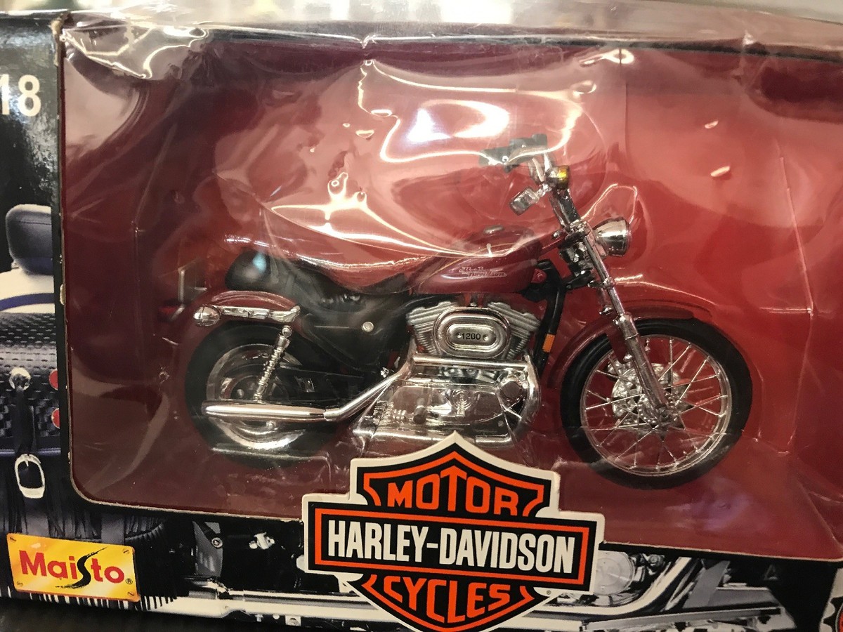 Motor Harley-Davidson Cycles XL 1200c Sportster 1200 Custom 1:18