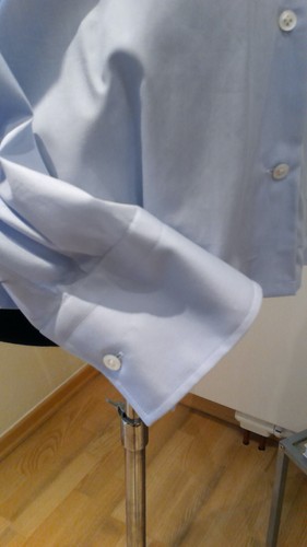 hochwertige Damen-Bluse aus hellblauem Baumwoll-Popeline Gr 46 - Bild 2 von 2
