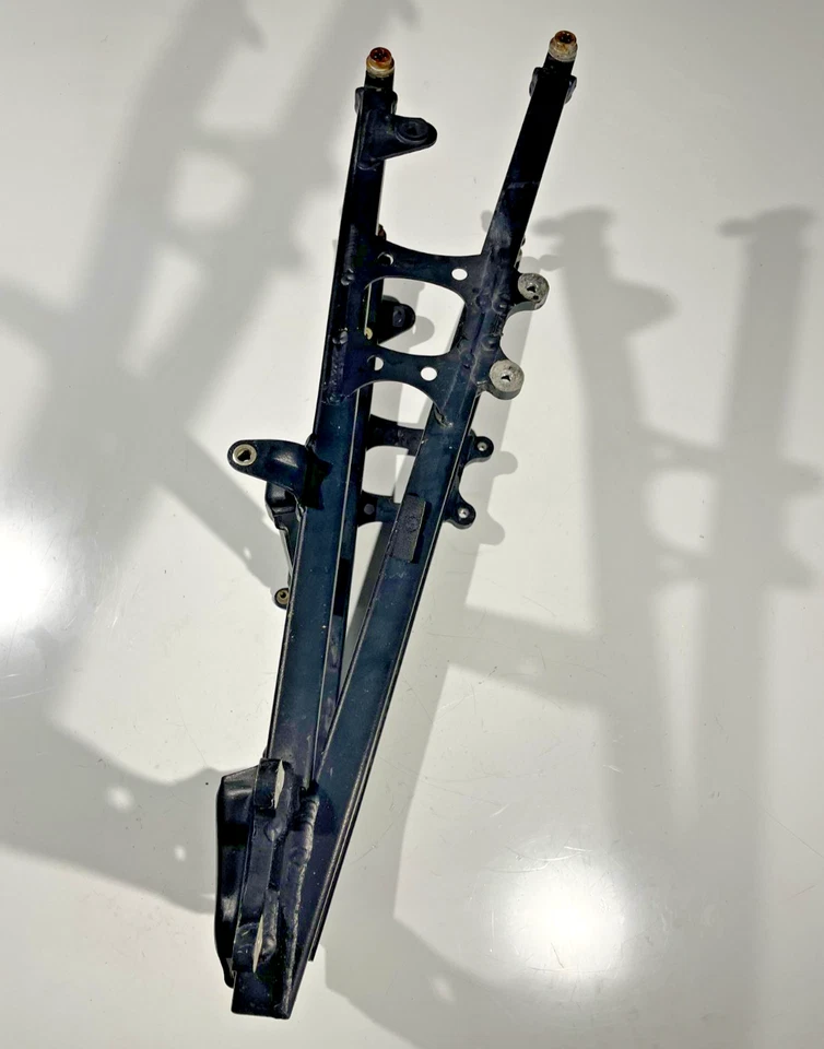 Submarco trasero negro Triumph Speedfour TT 600 TT600 2000 2001 2002 2003 FABRICANTE DE EQUIPOS ORIGINALES Foto 4 de 4