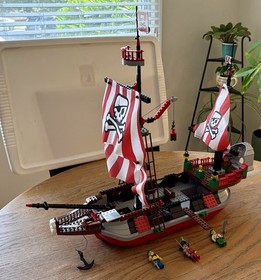 Lego 7075 Captain Redbeard's Pirate Ship - Complete But Missing 1 Minifig - Read