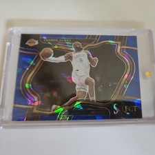 2022-23 Panini Select - Courtside LeBron James #226 Blue Cracked Ice Prizm