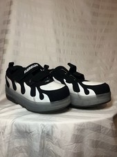 Jiandian White And Black Roller Skate Shoes