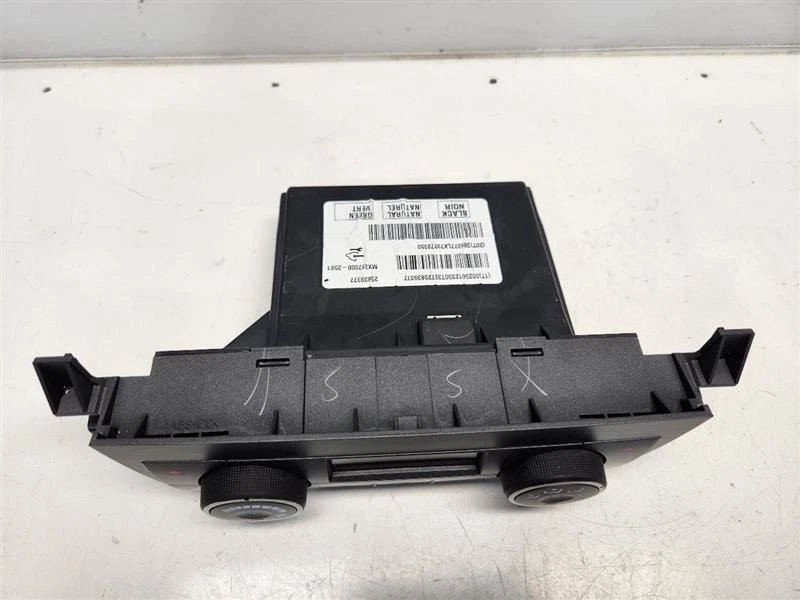 2007-11 Cadillac DTS Main Temperature Control W/ CJ4 Option Code - Manual - Image 4 of 4