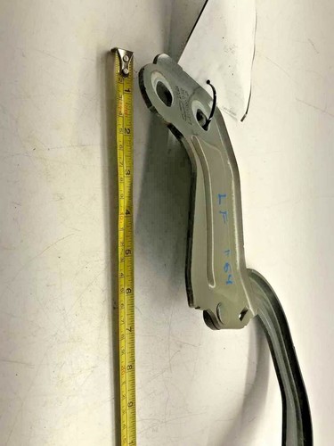 2012 - 2016 FORD FOCUS Hood Hinge Set Passenger Right & Driver Left Used - Picture 5 of 17