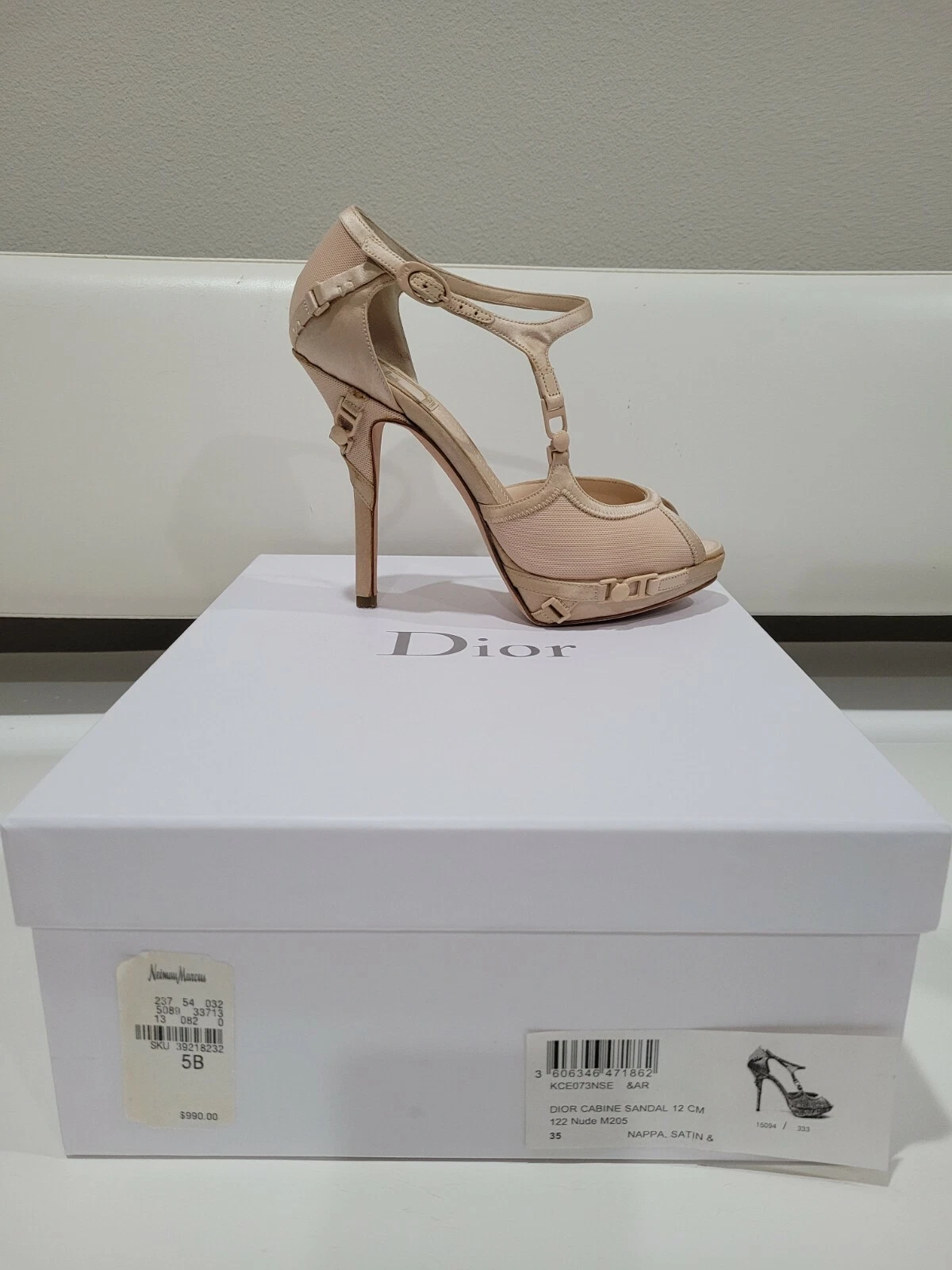 Rare chaussures Christian Dior nues avec ceinture de jarretière détails. Italie. Taille 35 ou 5B 