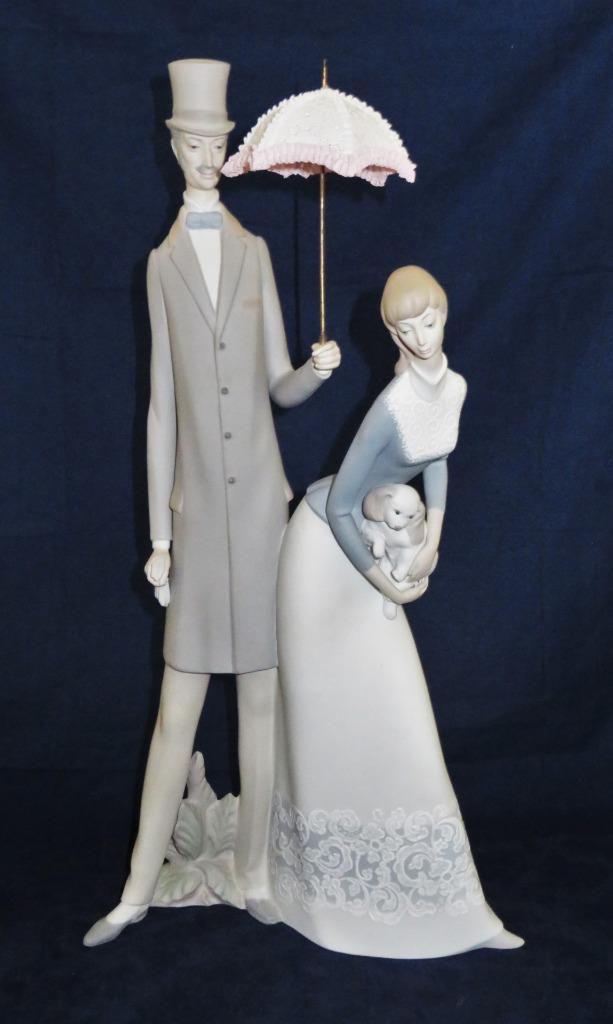 Nao by Lladro Spain 4563 RARE Lovers Couple w/ Puppy Nao by Lladro Spain 4563 RARE Lovers Couple w/ Puppy