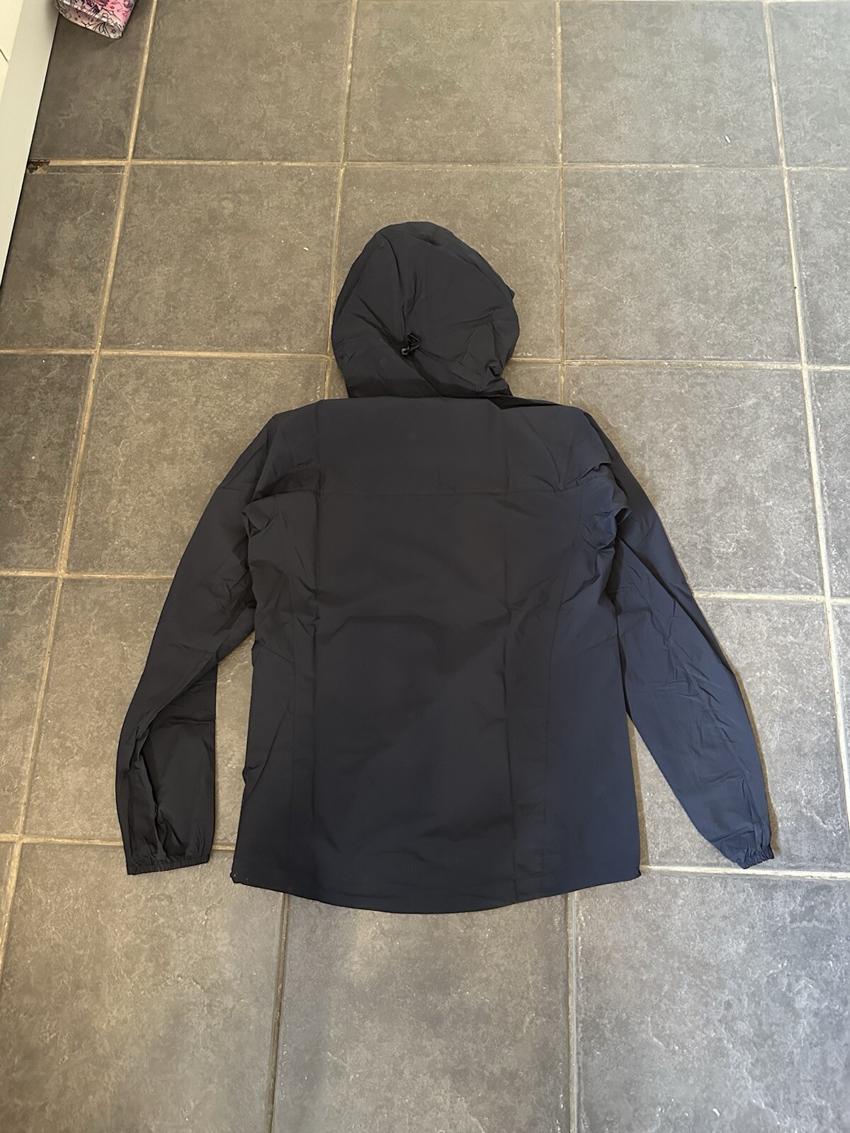 ARC'TERYX giacca arcteryx squamish SMALL blu scuro nuova con etichette