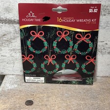 VTG Holiday Time Christmas Holidays Wreaths Kit Makes 16 Ornaments 2.25"/6cm New