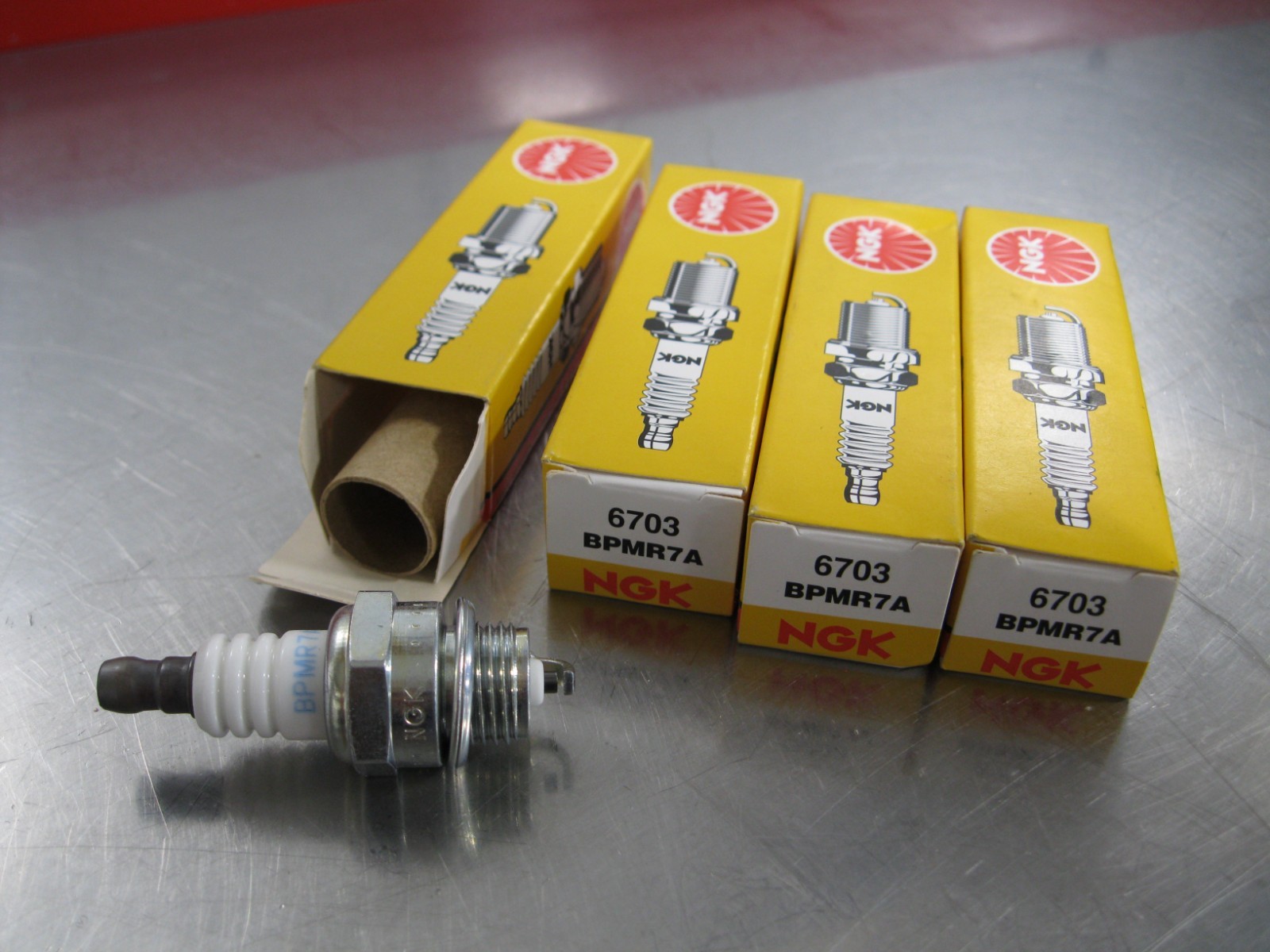 New Lot of 4 Genuine NGK BPMR7A Spark Plug 6703
