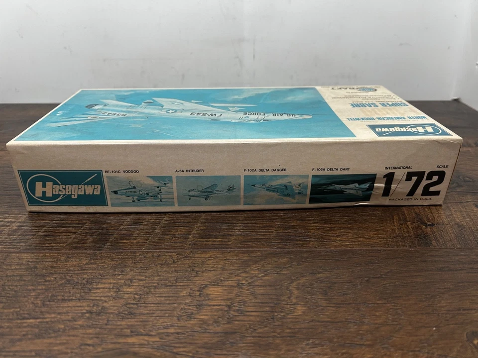 Hasegawa F-100D Super Sabre Military Airplane 1/72 Model Kit Complete - Image 4 of 4