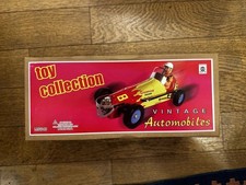 &bdquo;Champions Racer&ldquo; Vintage Aufzieh-Blechauto Nr. 8