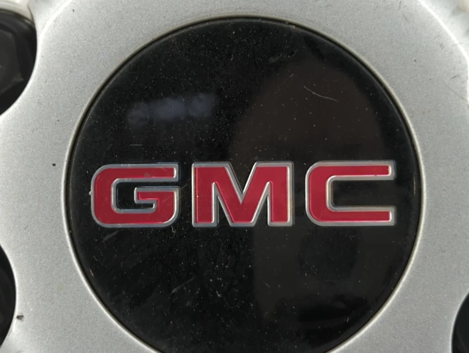 Chevrolet Silverado 2500 2010 llanta tapa central blanca GFSPA Foto 2 de 4