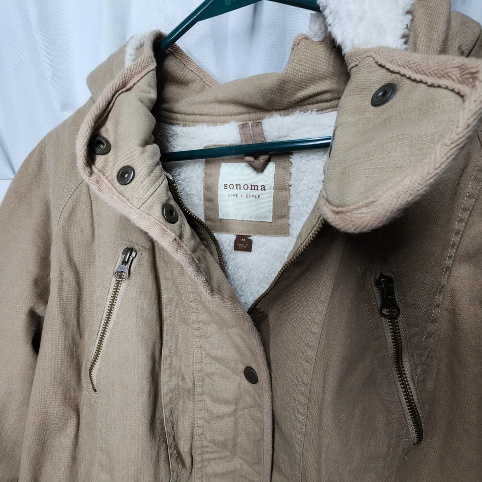 Abrigo parka mediano forrado sherpa Sonoma para mujer Foto 3 de 4