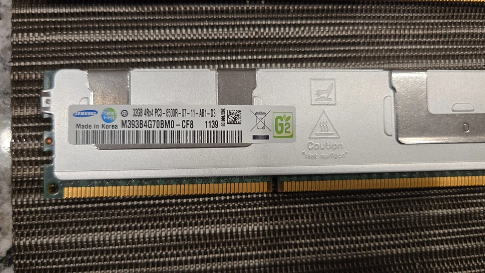 Módulo de memoria Samsung M386B4G70DM0-CMA3 32 GB DDR3 SDRAM Foto 3 de 4