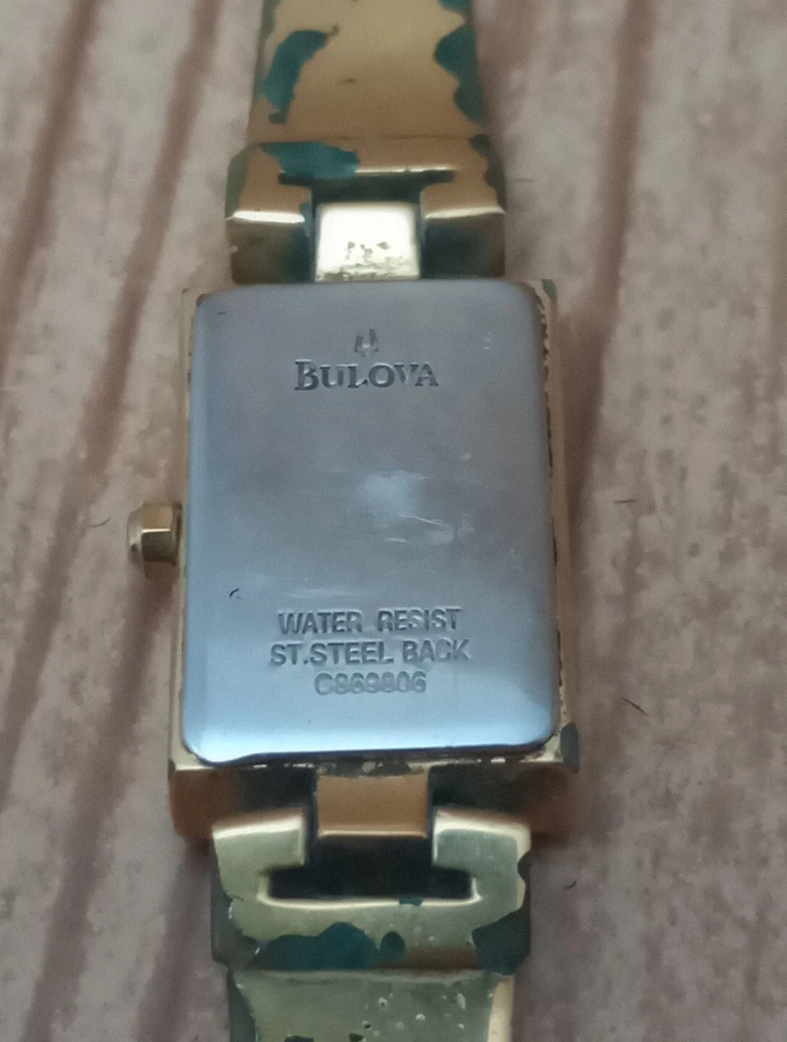 Reloj Caravelle by Bulova Mujer Tono Dorado Elegante Estilo Brazalete Usado  Foto 3 de 4