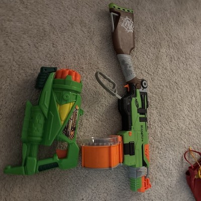 Hasbro Nerf Zombie Strike Slingfire guter Zustand mit 6er Magazin