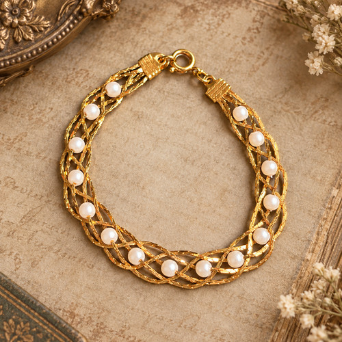 Vintage 1995 AVON Pearlesque Treasures Braided Gold Chain Faux Pearl Bracelet