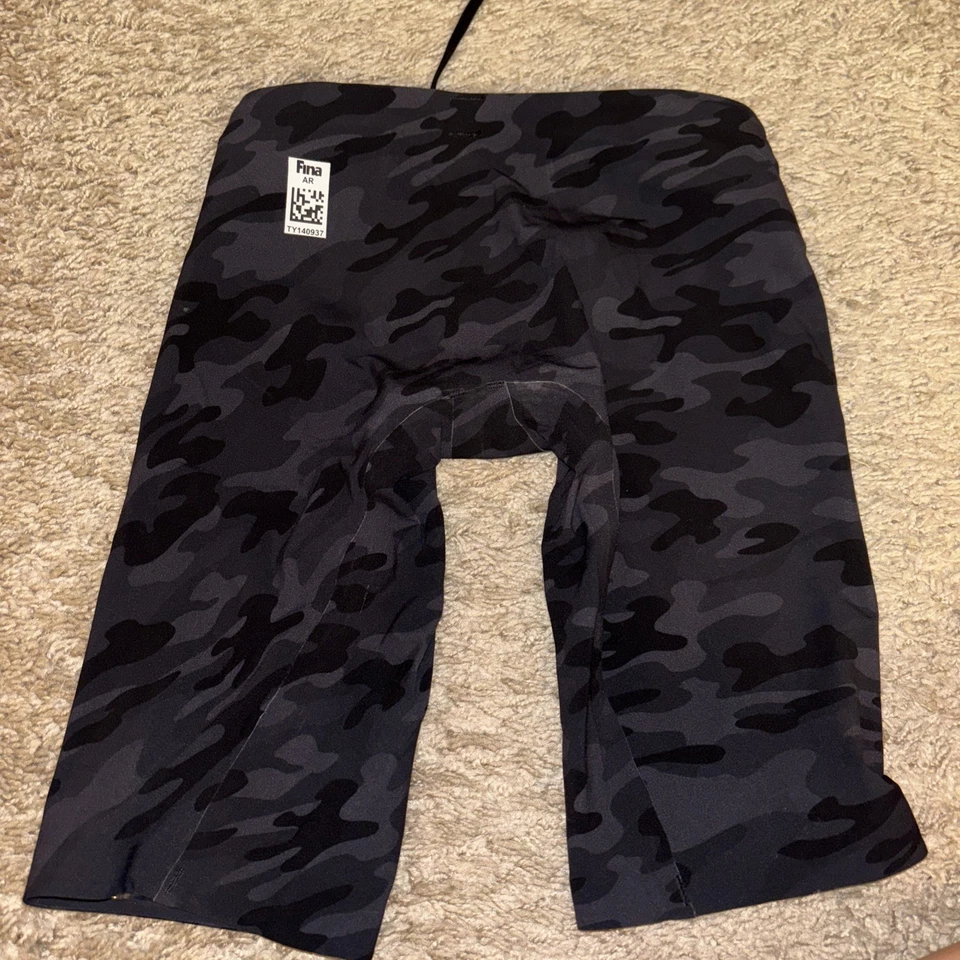 TYR Venzo Talla 22 NUEVO Foto 2 de 3