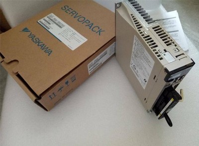 Yaskawa SGD7S-2R8A00A Servo Driver 1PC New Expedited Shipping.