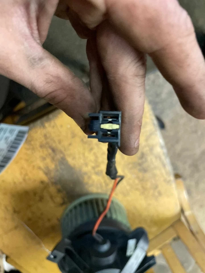 Motor soplador CHRYSLER SEBRING 96 97 98 99 00 Foto 3 de 4