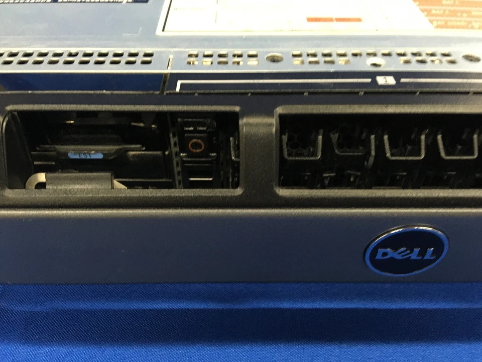 Dell PowerEdge R820 -2U -2x Xeon E5-4603 @ 2.0GHz -8GBx4 RAM - 2TB 7.2K SAS HDD - Image 3 of 4