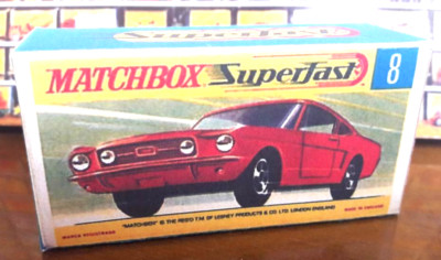      Matchbox Nr. 8 Ford Mustang rot Box Matt 280g Druck&Verarbeit. gut  