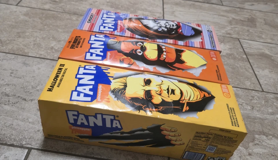 [Paquete de 3] FANTA | 2025 Halloween lata 12 oz - Freddy Fazbear, Michael Myers, Chucky Foto 3 de 4