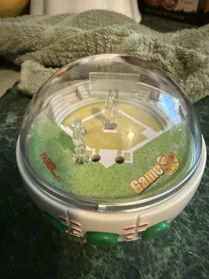 Tiger Electronics Game Balls Baseball Hasbro Year 2000 Vintage & 2002 3 Games - Изображение 3 из 3