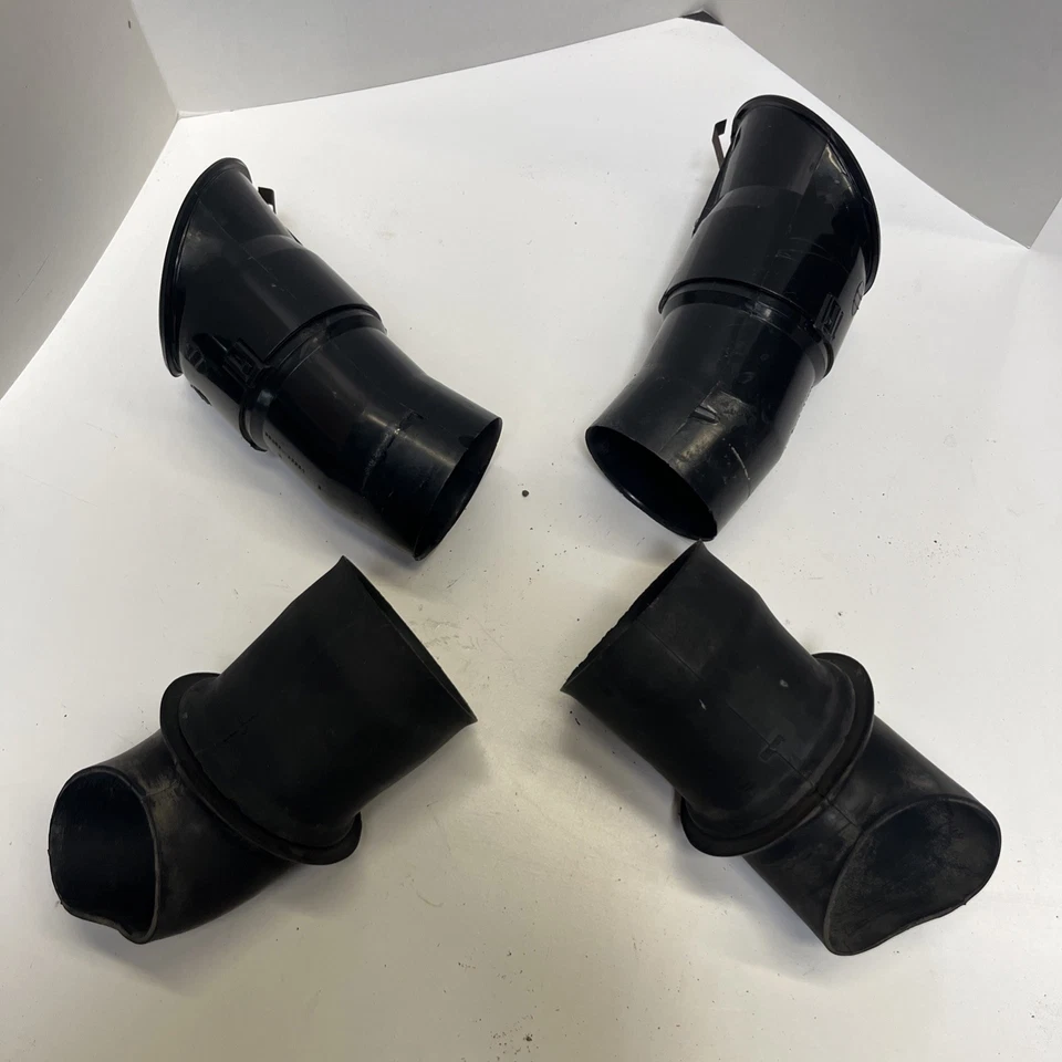 1975-1978 Toyota Pickup Hilux Fresh Air Vents And Firewall Rubbers - Image 4 of 4