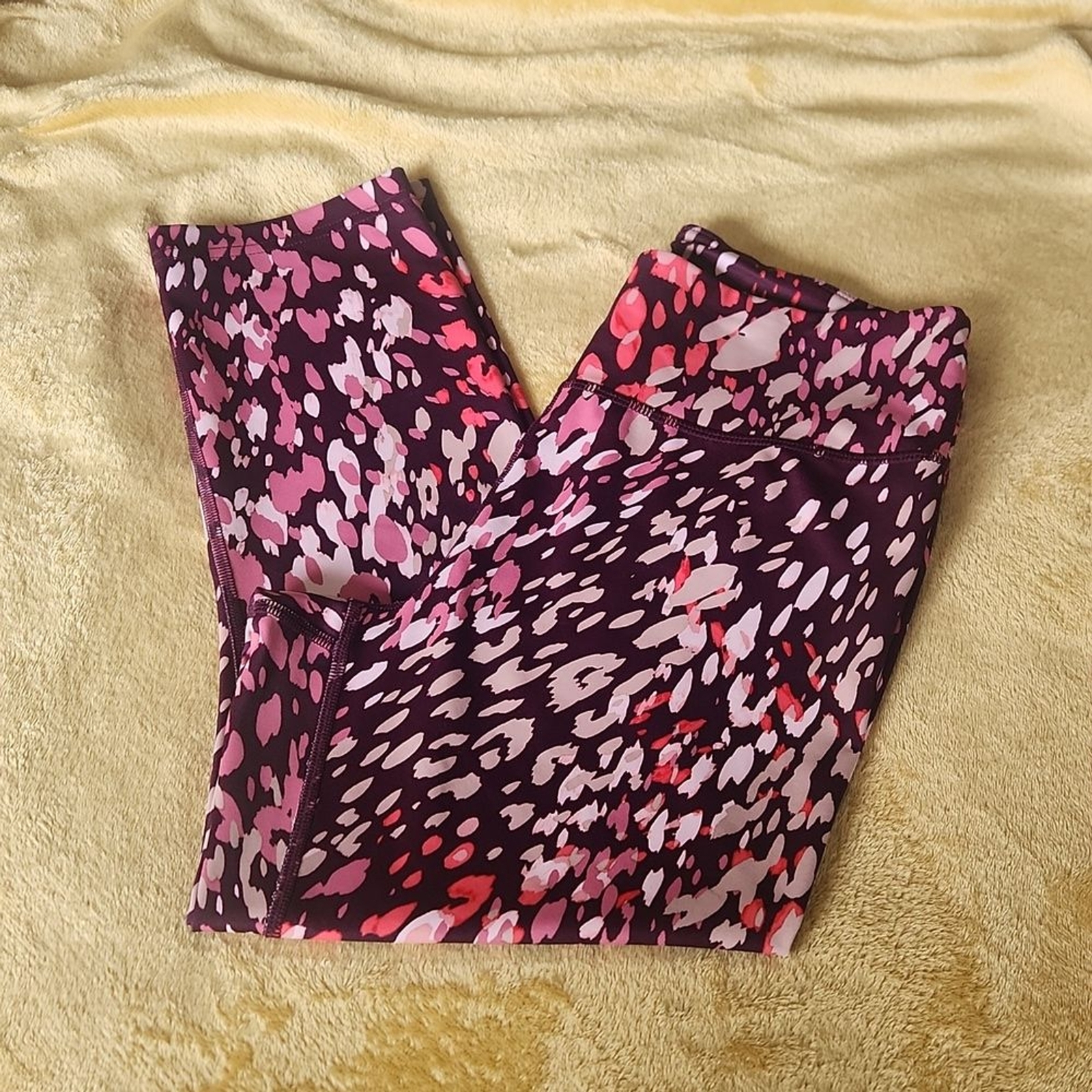 Leggings cropped alla caviglia Fila Sport taglia media stampa animalier viola rosa panna