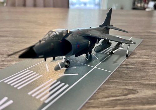 RAF Navy BAE Sea Harrier Model Aircraft 1/72 Diecast NEW - Foto 8 di 16