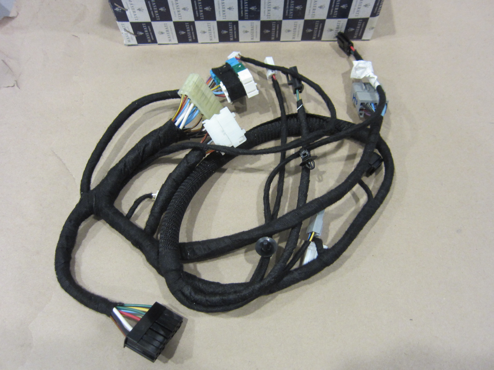Maserati GranTurismo. Rh Passeger Side Front Seat Wire Harness. Part# 980145404