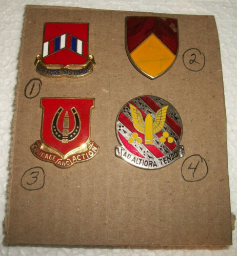 Lot Of 4 US Army Military Artillery  DUI UNIT CREST INSIGNIA WW2 & Later Period - Picture 1 of 9