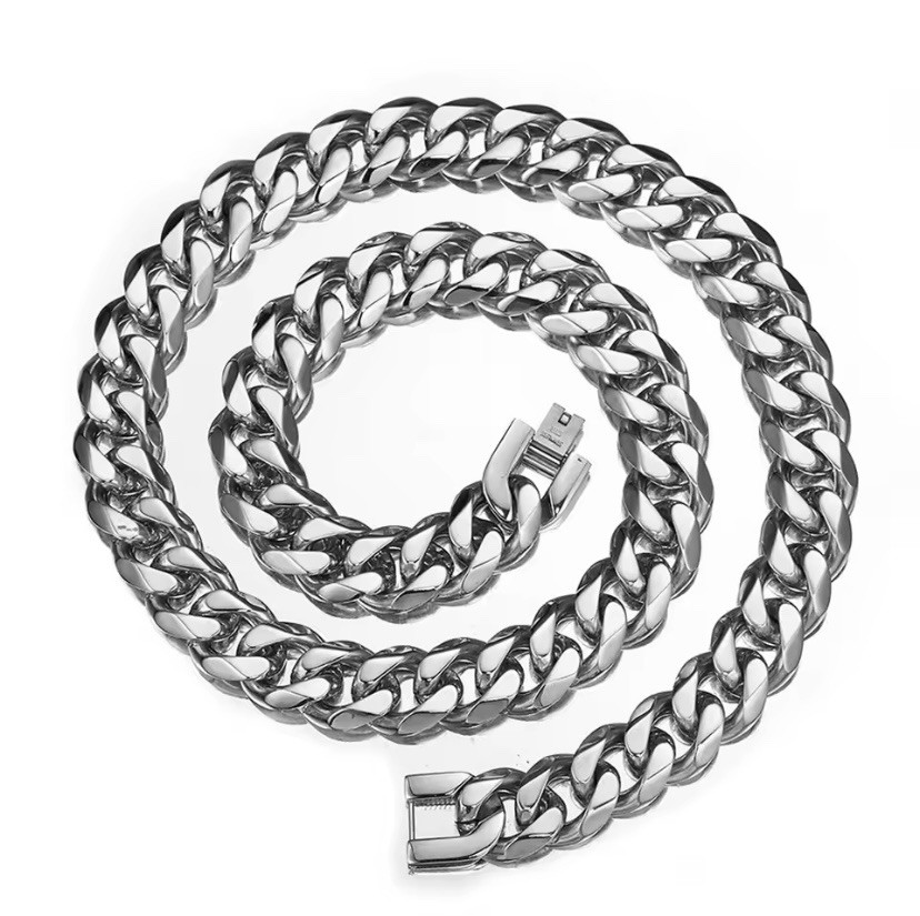 Collier chaîne acier inoxydable argenté idée cadeau intemporelle avec écrin