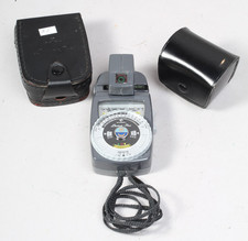 GOSSEN LUNA-PRO LIGHT METER W SPOT ATTACHMENT  CASES CLEAN SHAPE TESTED WORKS