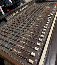 Soundcraft 400b 24-Channel Mixer  Without Power Supply. Not Sure If Its Working.