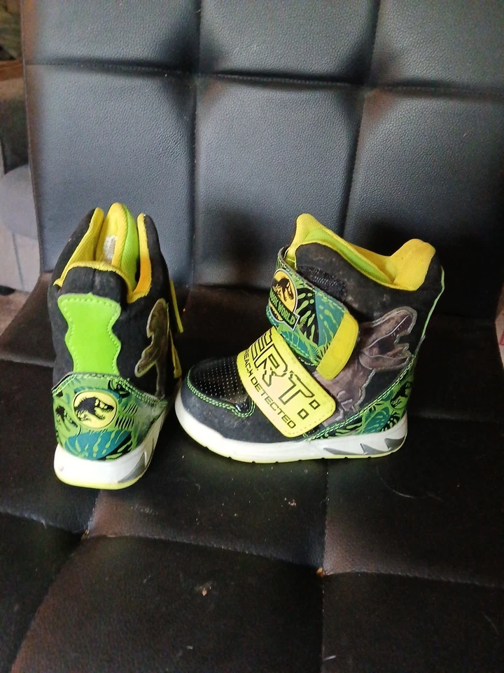 Botas de Invierno Jurassic World Negras, Verdes, Blancas Talla 7t Foto 3 de 4