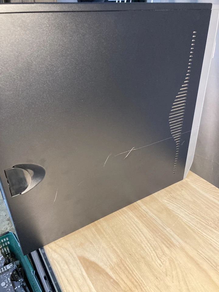 HP Desktop Pavillion D4995 320GB HDD 4GB DDR2 Core 2 Quad 2.4GHz Windows XP - Image 3 of 4