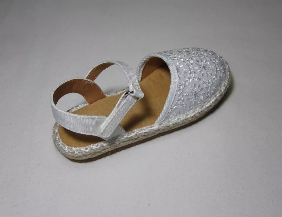 Toddler Girls Espadrille Flats Sandals White, NWT, cat & Jack - Image 4 of 4