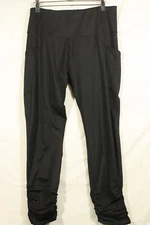Layer 8 Leggings Size Large Black 2 Pockets Women