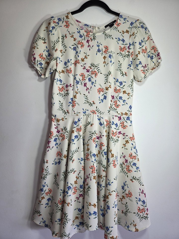 FOREVER 21 Size S White Floral Fit & Flare Puff Sleeve Zip Mini Dress