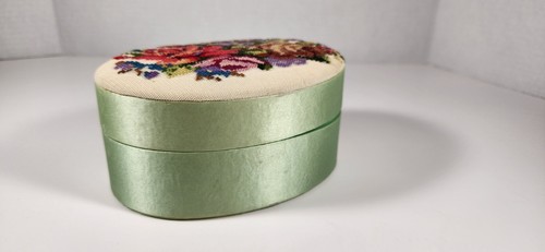 VINTAGE FETCO TRINKET BOX FLORAL NEEDLE POINT TOP SILK HAND STITCHED - Picture 11 of 16
