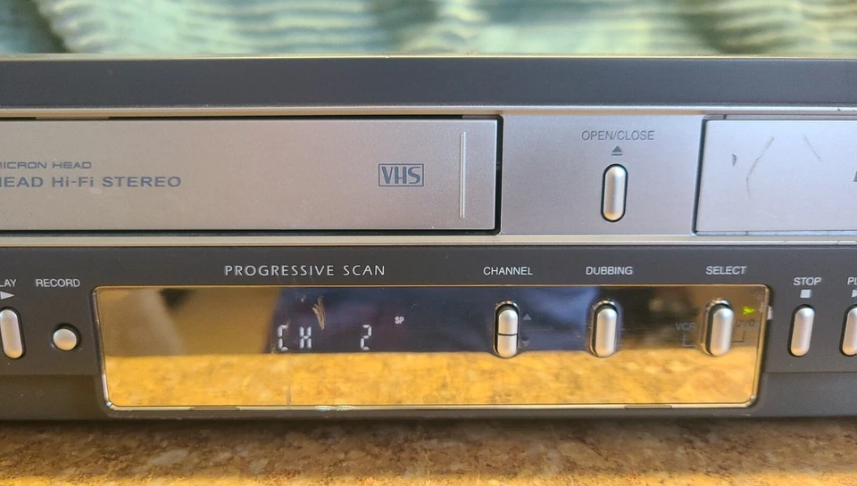 Funai FDRV-90E DVD VCR Combo Player 4 Head Hi-Fi VHS Missing The  Remote.  - Image 4 of 4