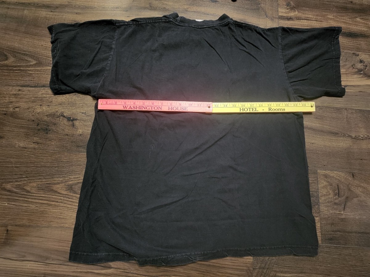 Vintage Mens XL Universal Studios World Logo Promo Black T Vintage Mens XL Universal Studios World Logo Promo Black T